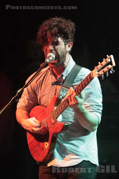 FOALS - 2008-11-15 - PARIS - La Cigale - Yannis Philippakis